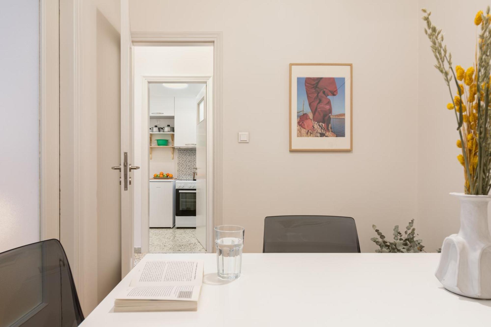 Peaceful Apartment In Neapoli, Exarcheia เอเธนส์ ภายนอก รูปภาพ